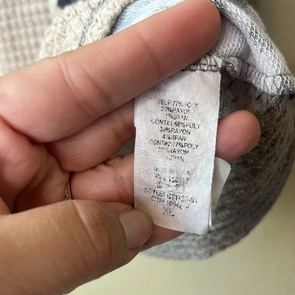 BiBi Gray and Cream Cheetah‎ Print Long Sleeve Size XL - Picture 3 of 6